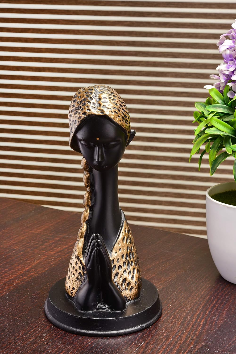 Resin Showpiece for Home