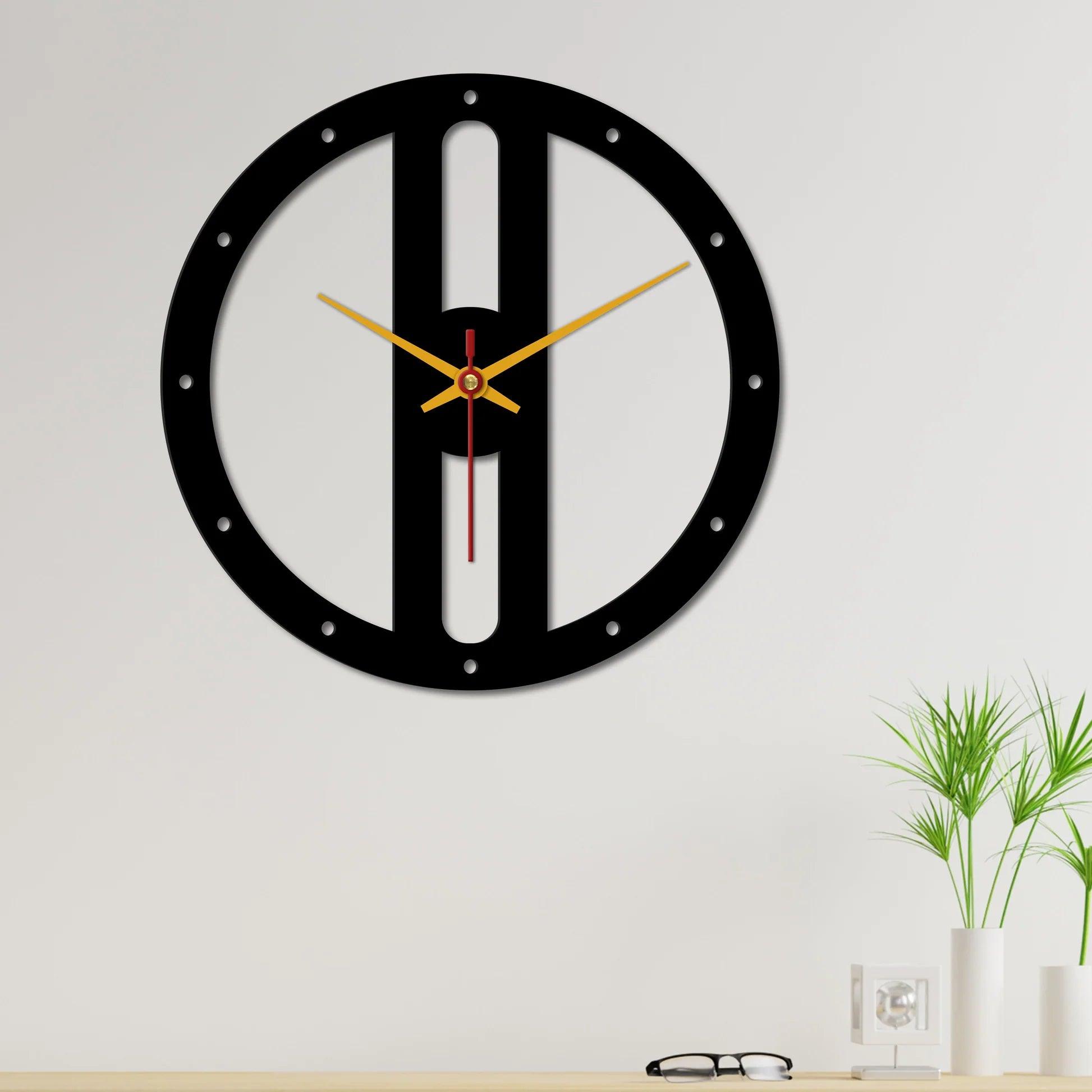 Wooden Look Round Shape Wall Clock - Decor Mantra 