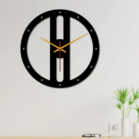 Wooden Look Round Shape Wall Clock - Decor Mantra 