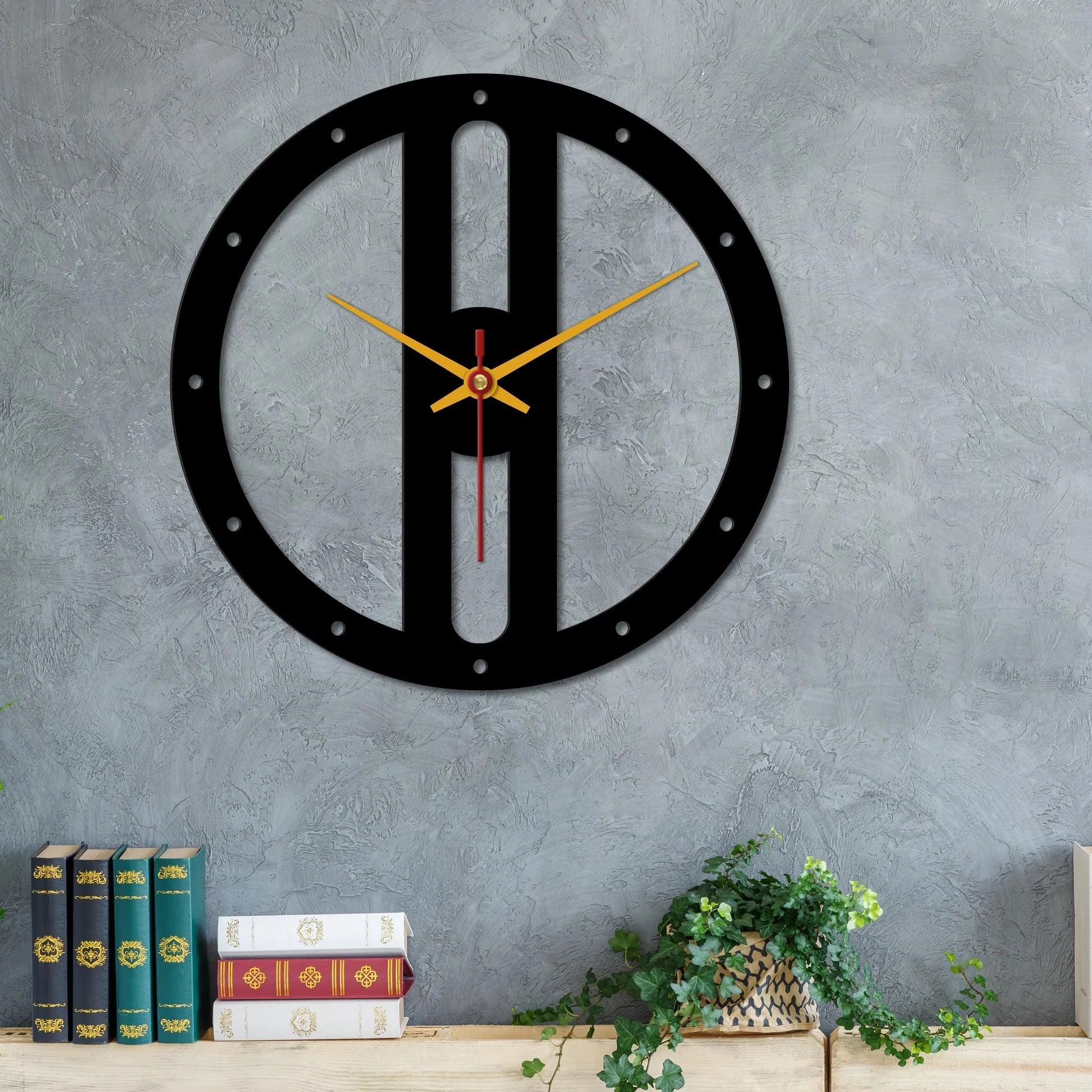 Wooden Look Round Shape Wall Clock - Decor Mantra 