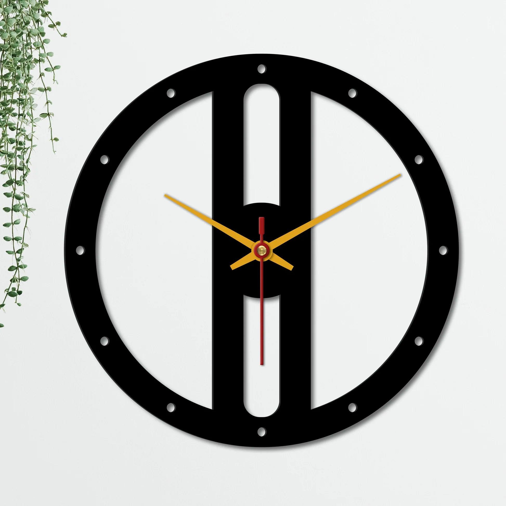 Wooden Look Round Shape Wall Clock - Decor Mantra 