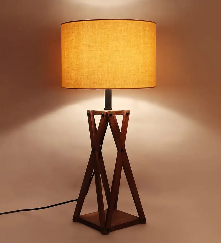 Elegant Aera Lamp with Beige Shade and Natural Base DECORMANTRA