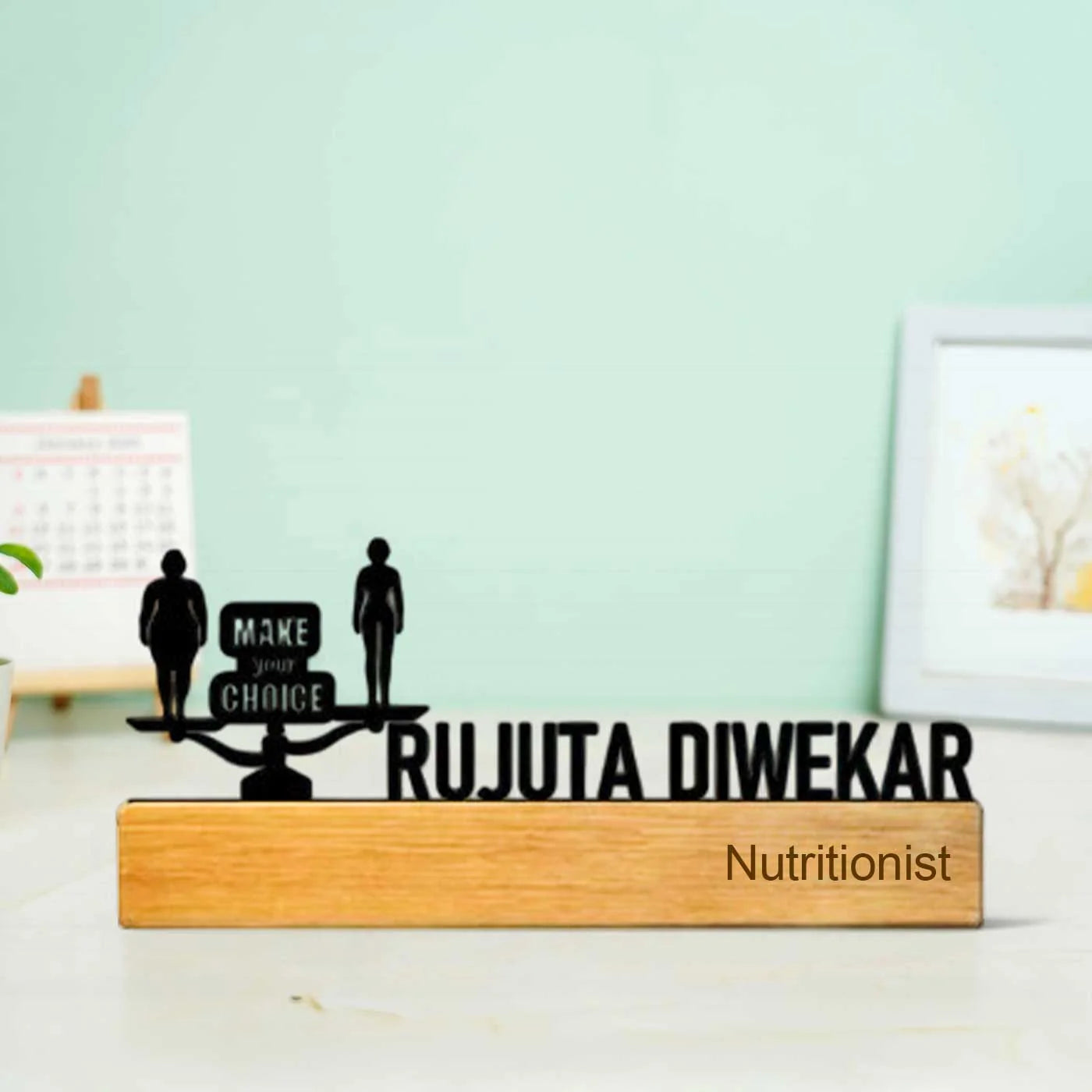 Personalized Minimal Desk Table Name Plate for Nutritionist