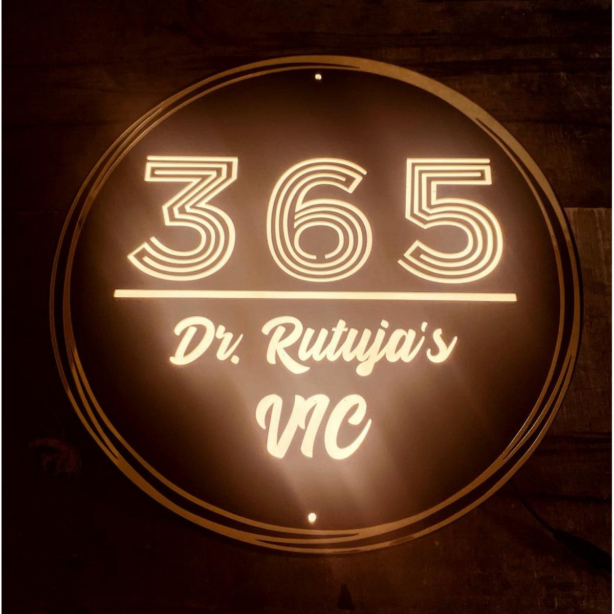 Round Acrylic LED Name Plate Design 