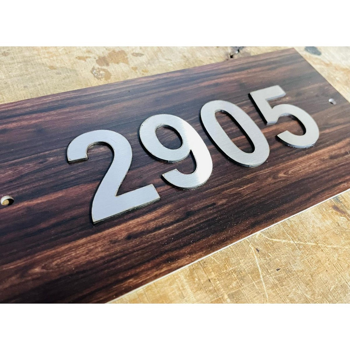 Stainless Steel Embossed Letters Wooden Texture Acrylic Name Plate for Home
